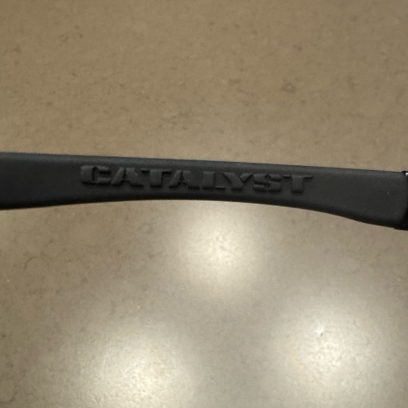 NEW OAKLEY Catalyst® (Low Bridge Fit) Black Iridium Lenses, Polished Black Frame - Picture 15 of 16